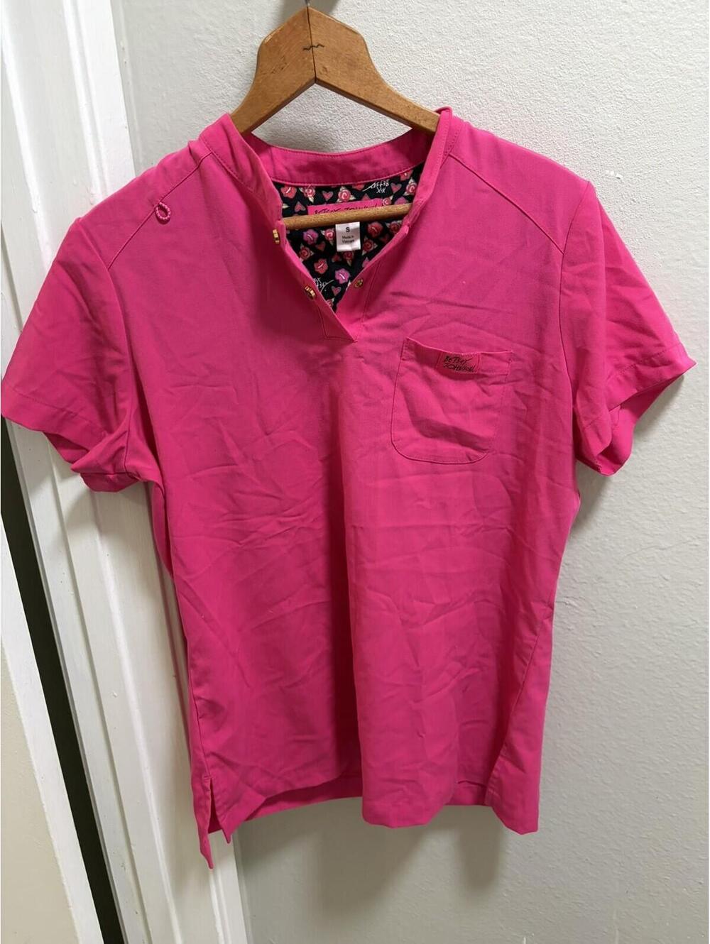 Koi Betsey Johnson Hot Pink Scrub Top Women’s S Floral